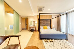 Jeju Bom Stay & Art Gallery