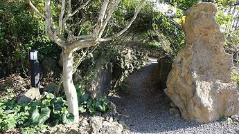 Jeju Bom Stay & Art Gallery