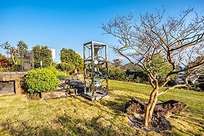 Jeju Bom Stay & Art Gallery