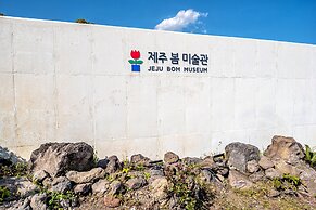 Jeju Bom Stay & Art Gallery