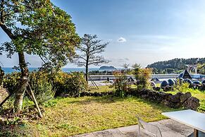 Jeju Bom Stay & Art Gallery