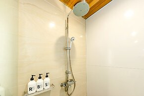 Jeju Bom Stay & Art Gallery