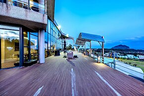 Jeju Bom Stay & Art Gallery