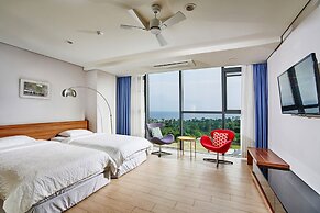 Jeju Bom Stay & Art Gallery