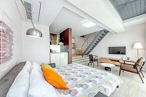 Jeju Bom Stay & Art Gallery