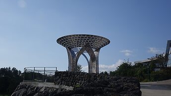 Jeju Bom Stay & Art Gallery