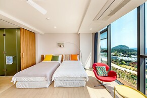 Jeju Bom Stay & Art Gallery