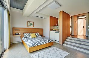 Jeju Bom Stay & Art Gallery