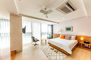 Jeju Bom Stay & Art Gallery