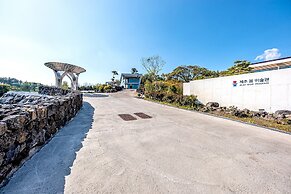 Jeju Bom Stay & Art Gallery