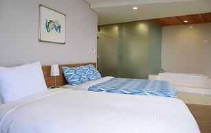 Jeju Bom Stay & Art Gallery