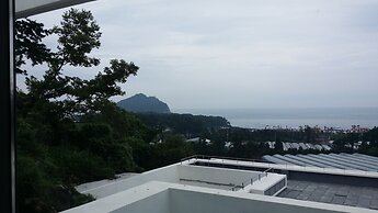 Jeju Bom Stay & Art Gallery