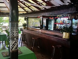 Va-i-moana Seaside Lodge