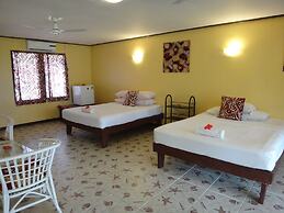 Va-i-moana Seaside Lodge