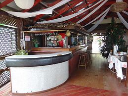 Va-i-moana Seaside Lodge