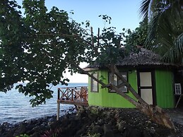 Va-i-moana Seaside Lodge