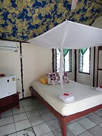 Va-i-moana Seaside Lodge