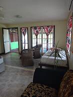 Va-i-moana Seaside Lodge