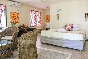 Va-i-moana Seaside Lodge