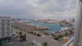 Hotel Peace Island Ishigaki in Yashima