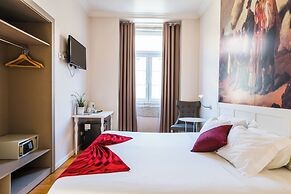 Lisbon Arsenal Suites