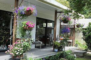 Annick House Bed and Breakfast