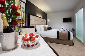 VR Queen Street - Hotel & Suites