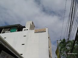 OYO 210 Apple Tree Suites