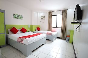 OYO 210 Apple Tree Suites