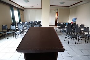 OYO 210 Apple Tree Suites