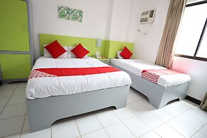 OYO 210 Apple Tree Suites