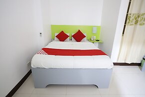 OYO 210 Apple Tree Suites