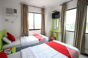 OYO 210 Apple Tree Suites