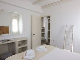 Dolphin Kastraki Studios