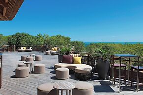 Sheraton New Caledonia Deva Spa & Golf Resort