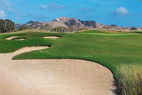 Sheraton New Caledonia Deva Spa & Golf Resort