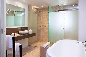 Sheraton New Caledonia Deva Spa & Golf Resort