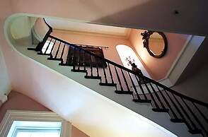 The Olivier House Hotel