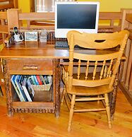 Glacier Guides Lodge