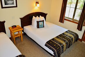 Glacier Guides Lodge