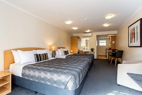 Greenlane Manor Motel