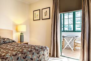 Greenlane Manor Motel