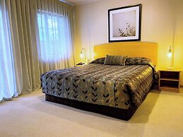 Greenlane Manor Motel