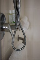 Greenlane Manor Motel