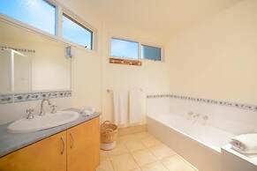 Boathouse Resort Studios & Suites