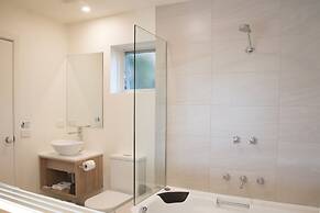 Boathouse Resort Studios & Suites