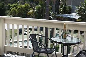 Boathouse Resort Studios & Suites