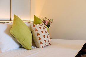 Boathouse Resort Studios & Suites