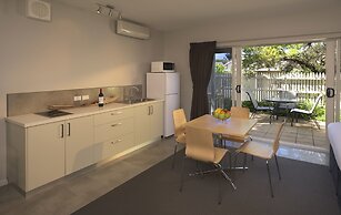 Boathouse Resort Studios & Suites