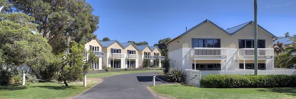 Boathouse Resort Studios & Suites